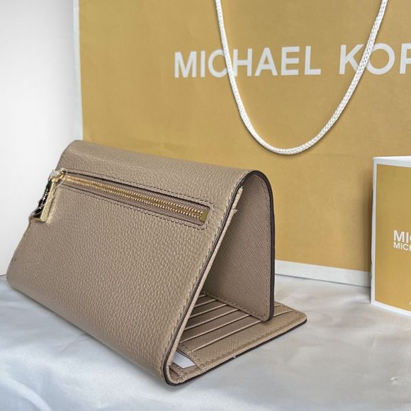 NWT Michael Kors Large Pebbled Leather Tri-Fold Wallet in Truffle (Nude) $158 - Picture 10 of 17